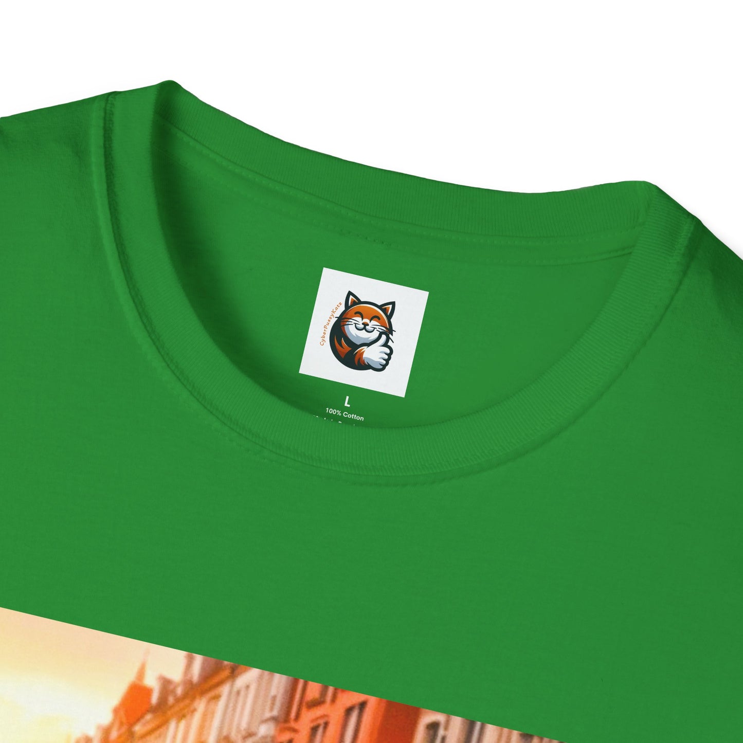 Scottish Fold tiny car T-Shirt