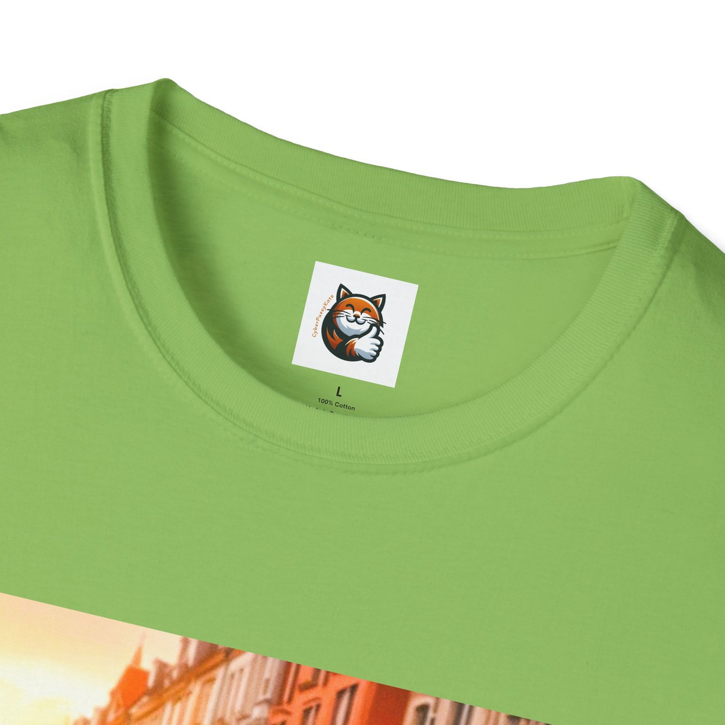 Scottish Fold tiny car T-Shirt