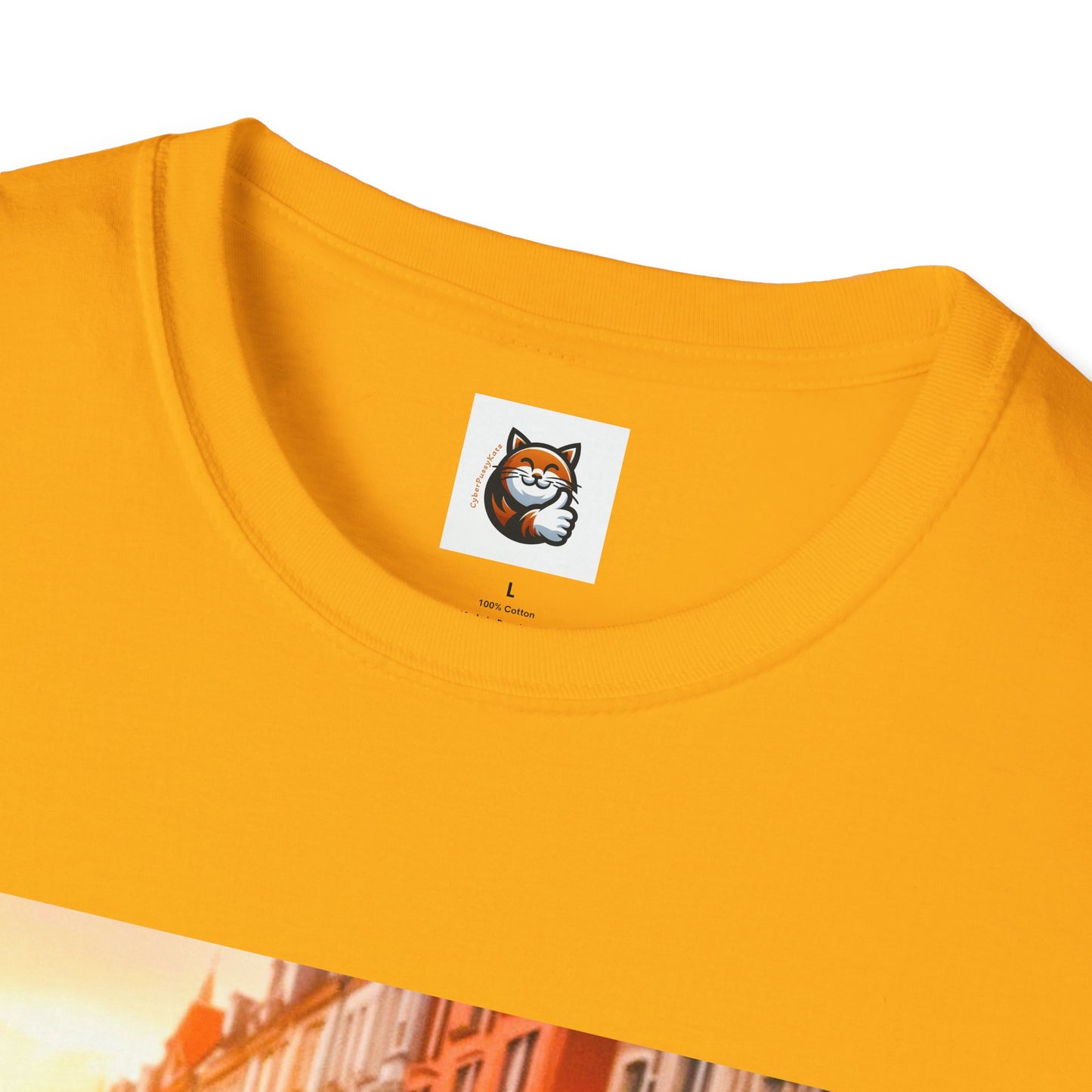 Scottish Fold tiny car  T-Shirt