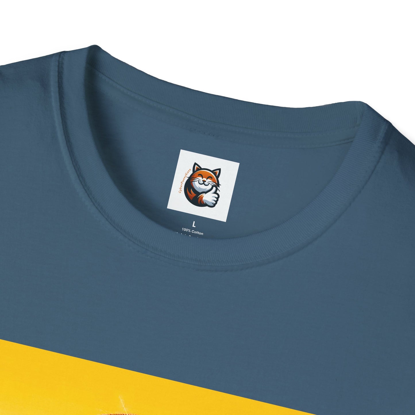 Scottish Fold Cat surfer queen T-Shirt